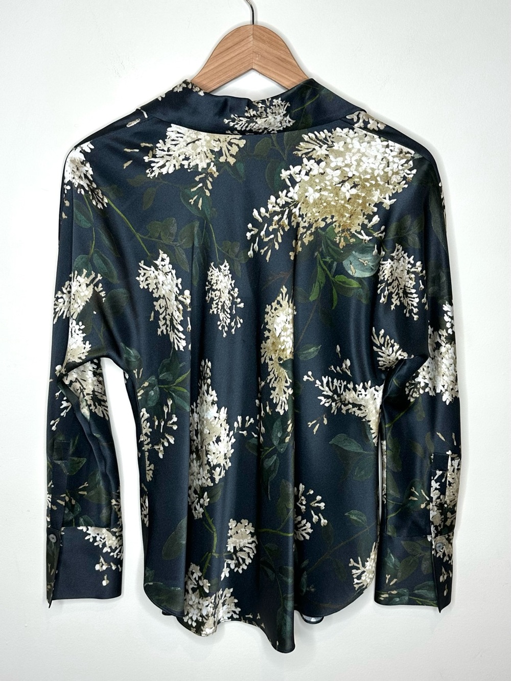 Vince Silk Camilla Button up Dark Floral Blouse Top Size XS Collar Black Cream - Picture 7 of 16
